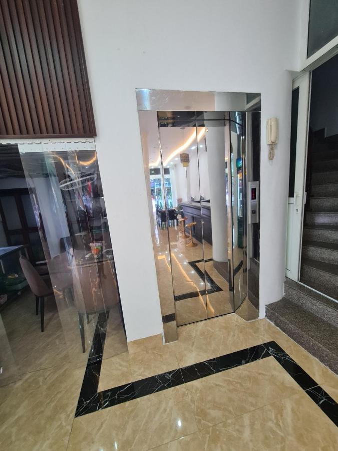 Hotel Khach San Tokyo Lao Cai Esterno foto